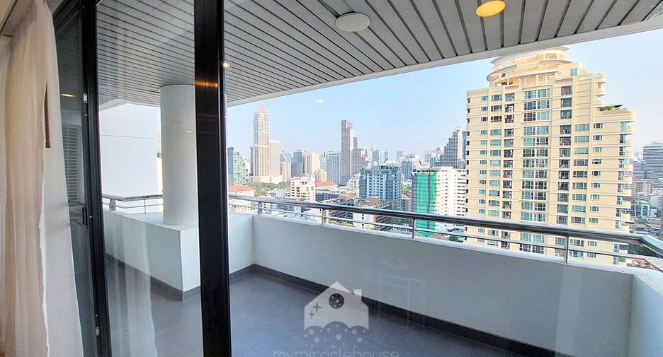 For rent 3 bed condo in Watthana, Bangkok