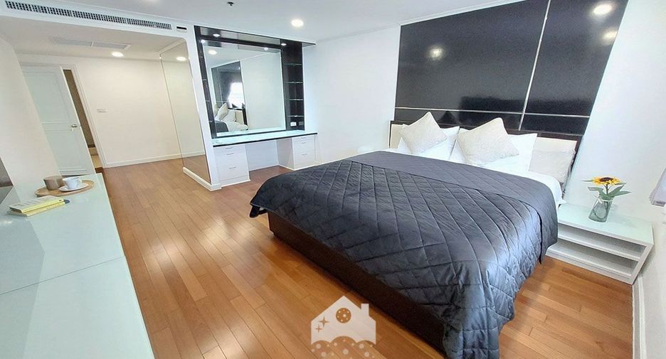 For rent 3 bed condo in Watthana, Bangkok