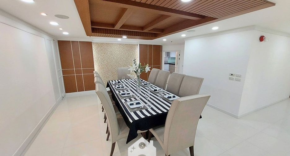 For rent 3 bed condo in Watthana, Bangkok
