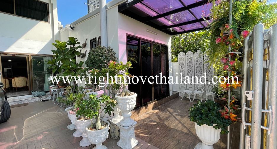 ขาย 4 เตียง บ้านเดี่ยว ใน วัฒนา, กรุงเทพฯ