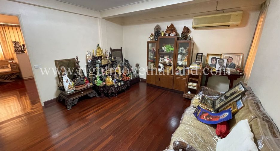ขาย 4 เตียง บ้านเดี่ยว ใน วัฒนา, กรุงเทพฯ