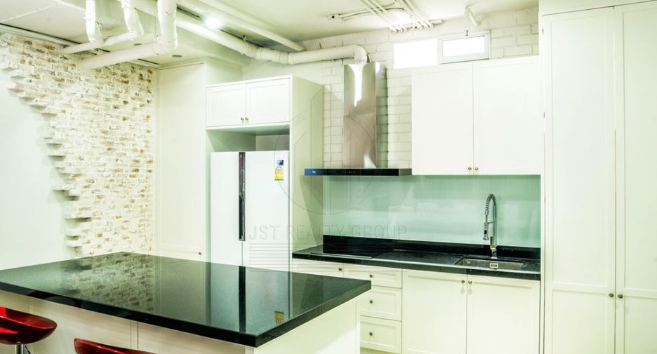 Wohnung zum Kauf mit 2 Zimmer in Bang Rak, Bangkok