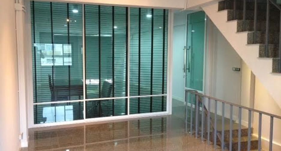 For rent 1 bed retail Space in Sathon, Bangkok