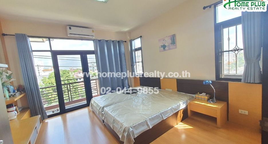 À vendre 6 chambres maison à Huai Khwang, Bangkok