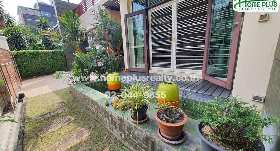 À vendre 6 chambres maison à Huai Khwang, Bangkok