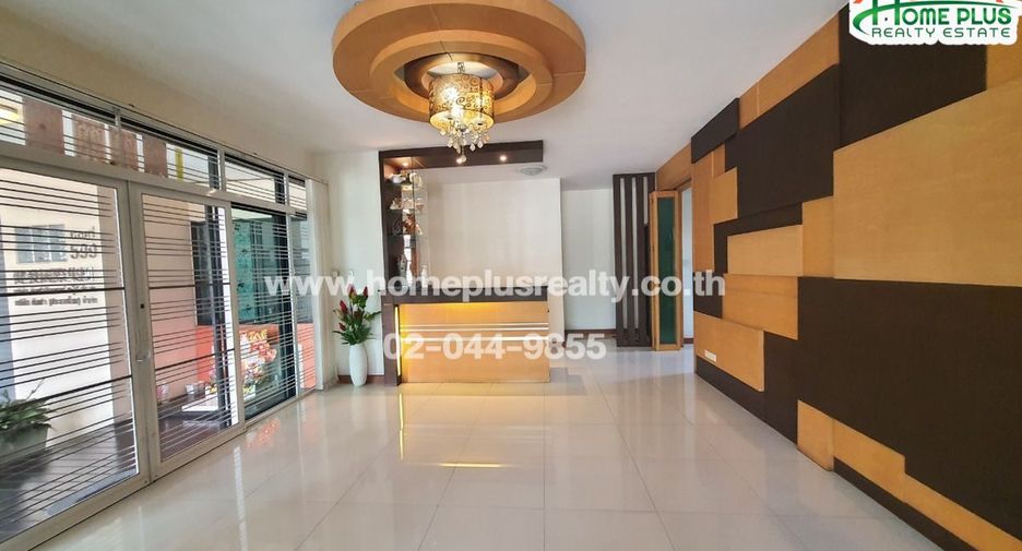 À vendre 6 chambres maison à Huai Khwang, Bangkok