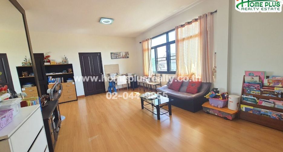 À vendre 6 chambres maison à Huai Khwang, Bangkok