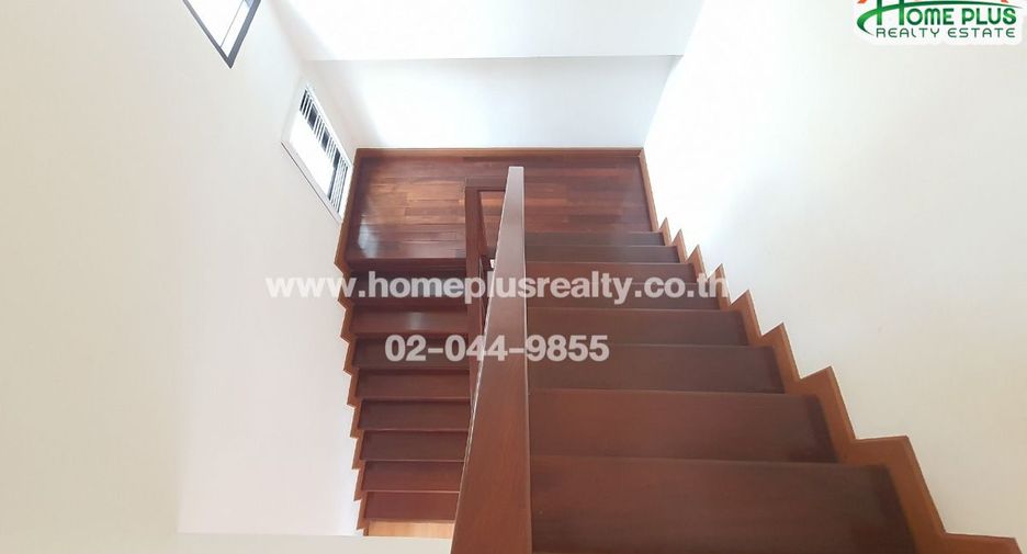 À vendre 6 chambres maison à Huai Khwang, Bangkok