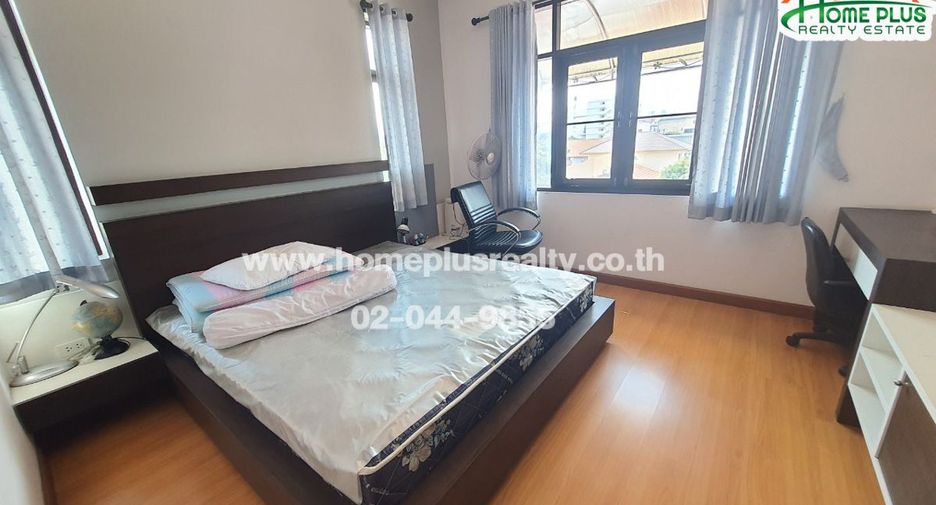 À vendre 6 chambres maison à Huai Khwang, Bangkok
