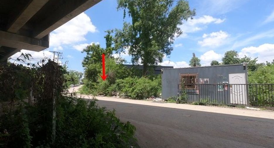 Продажа Участок в Саи Маи, Бангкок