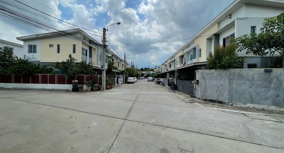出售 3 卧室 联排别墅 在 Don Mueang, 曼谷