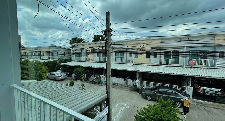 出售 3 卧室 联排别墅 在 Don Mueang, 曼谷