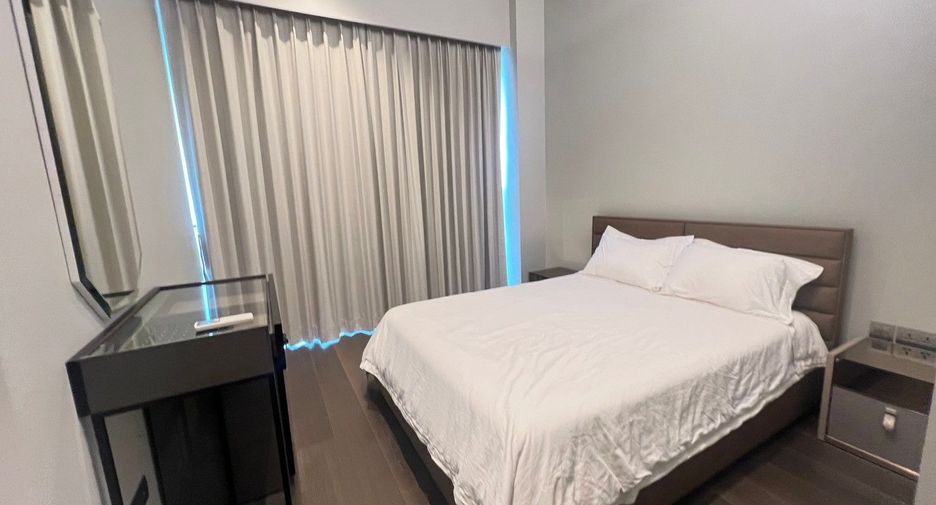 For rent 3 bedrooms condo in Watthana, Bangkok