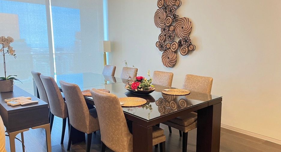 For rent 3 bedrooms condo in Watthana, Bangkok