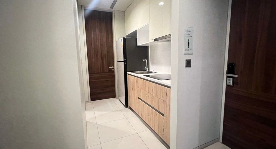 For rent 3 bedrooms condo in Watthana, Bangkok