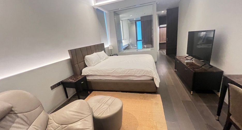 For rent 3 bedrooms condo in Watthana, Bangkok