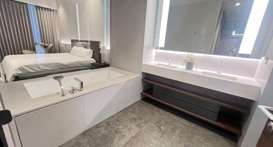 For rent 3 bedrooms condo in Watthana, Bangkok