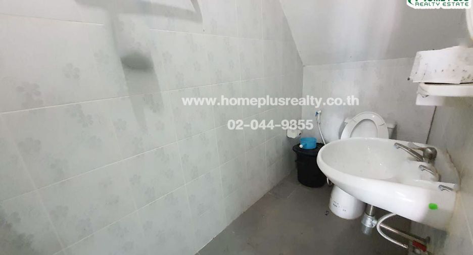 出售 24 卧室 商业空间 在 Mueang Chon Buri, Chon Buri