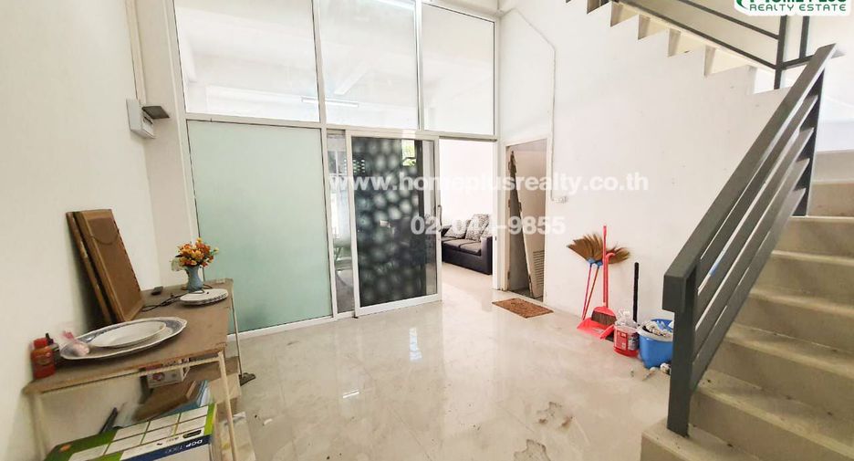 出售 24 卧室 商业空间 在 Mueang Chon Buri, Chon Buri