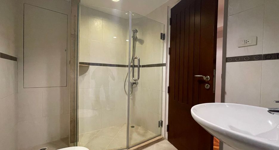 Apartamento en alquiler de 4 habitaciones en Khlong Toei, Bangkok