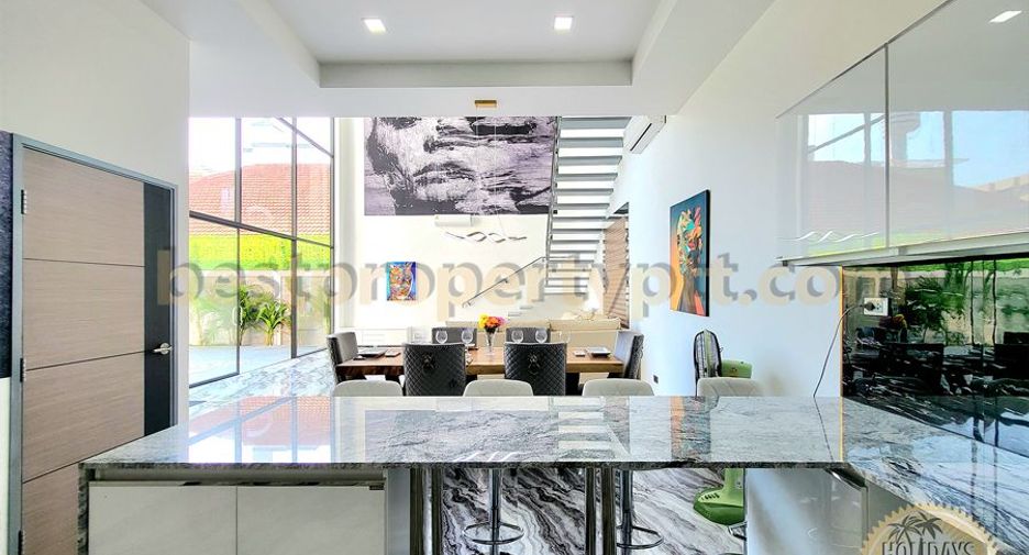For sale 6 bedrooms villa in Bang Lamung, Chonburi