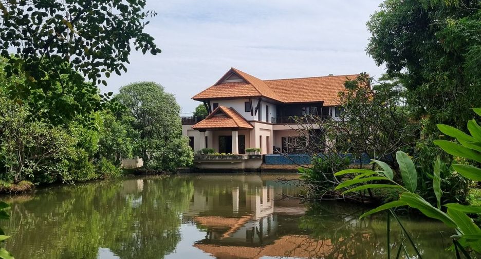 For sale 4 bedrooms house in Bang Sao Thong, Samut Prakan