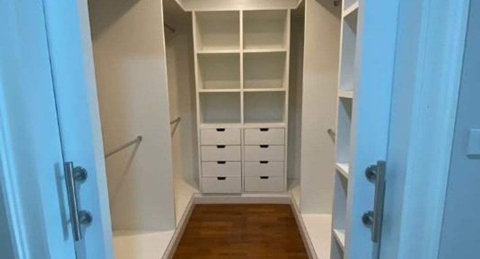 Local comercial en alquiler y en venta de 8 habitaciones en Watthana, Bangkok