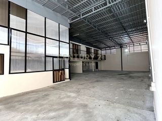 For rent warehouse in Huai Khwang, Bangkok