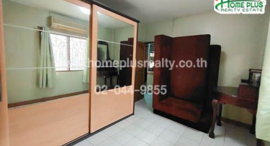 For sale 4 bed house in Pak Kret, Nonthaburi