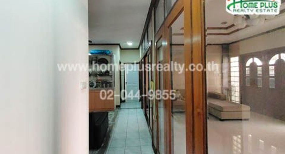 For sale 4 bed house in Pak Kret, Nonthaburi