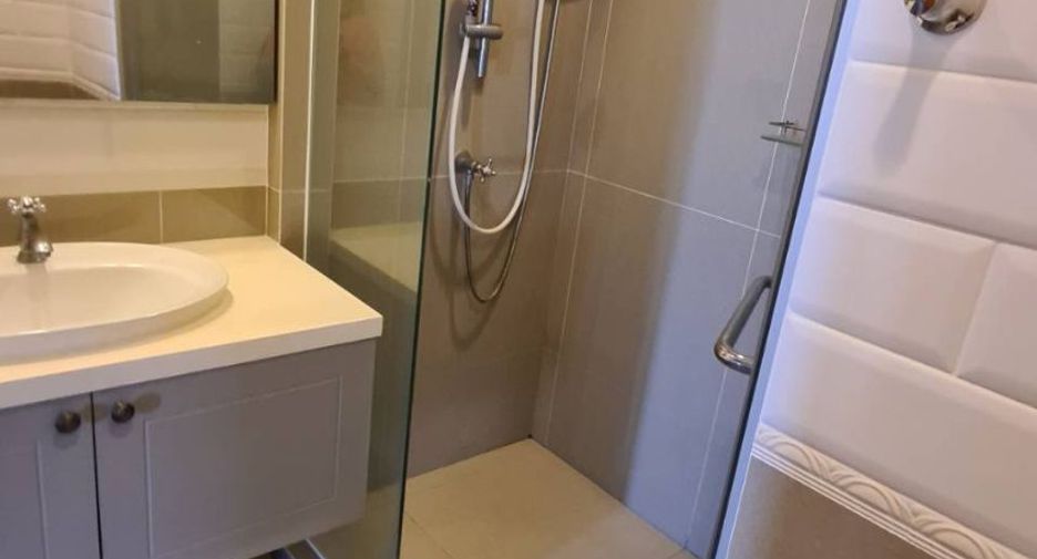 For sale 1 bed condo in Phaya Thai, Bangkok