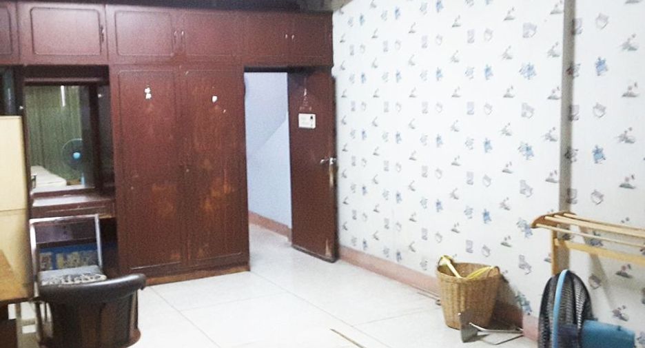 For sale 5 bedrooms retail Space in Bang Phlat, Bangkok