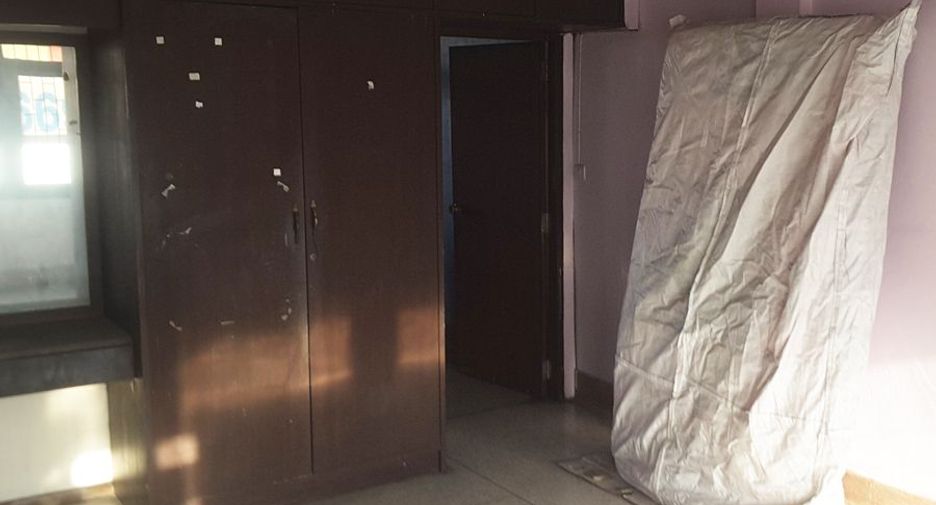 For sale 5 bedrooms retail Space in Bang Phlat, Bangkok