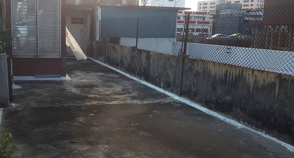 For sale 5 bedrooms retail Space in Bang Phlat, Bangkok