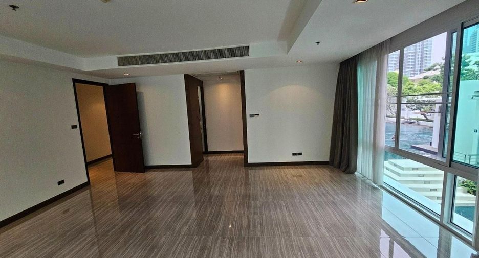 For sale 4 bedrooms condo in Khlong Toei, Bangkok