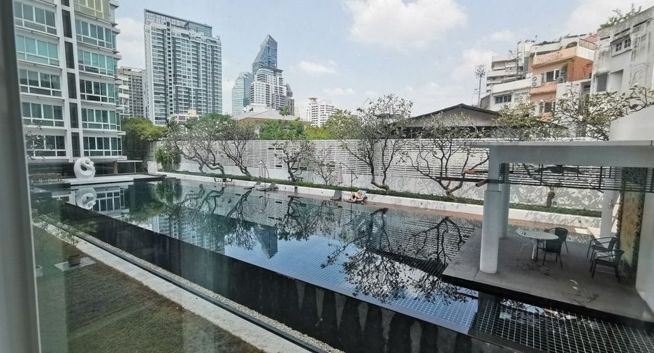For sale 4 bedrooms condo in Khlong Toei, Bangkok