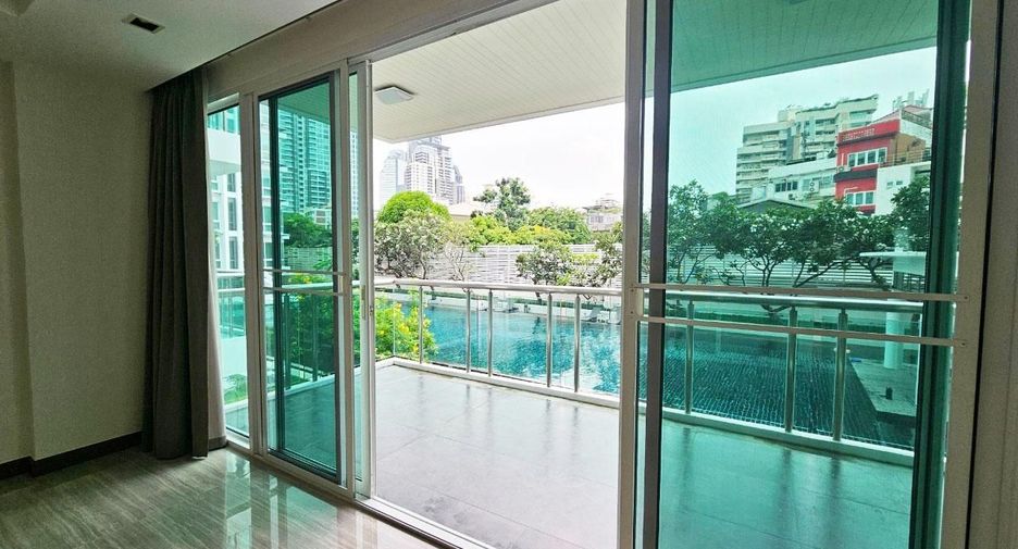 For sale 4 bedrooms condo in Khlong Toei, Bangkok