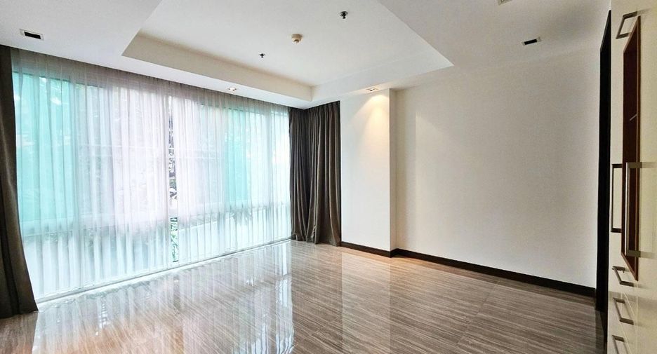 For sale 4 bedrooms condo in Khlong Toei, Bangkok