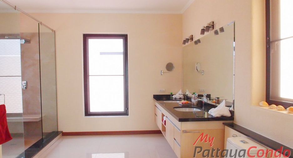 Haus zur Miete mit 4 Zimmer in Bang Lamung, Chonburi