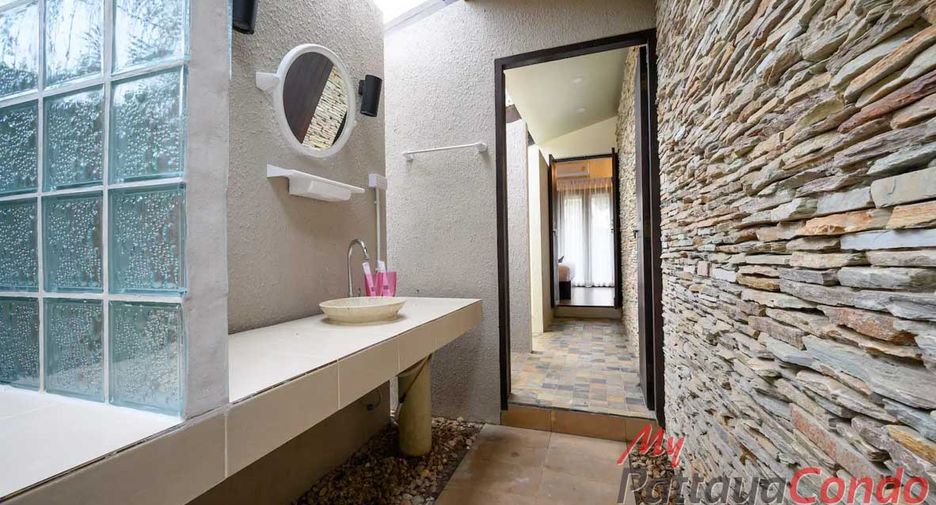 For sale 4 bedrooms house in Bang Lamung, Chonburi