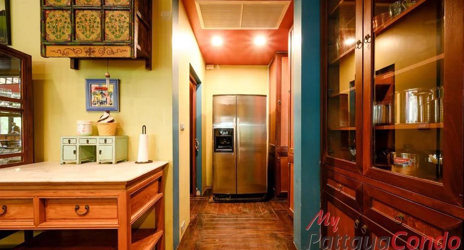 For sale 4 bedrooms house in Bang Lamung, Chonburi