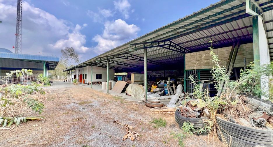 For rent and for sale land in Phanat Nikhom, Chonburi