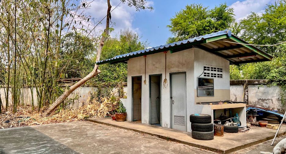 For rent and for sale land in Phanat Nikhom, Chonburi