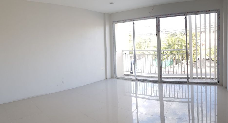 For rent and for sale 3 bedrooms retail Space in Si Racha, Chonburi
