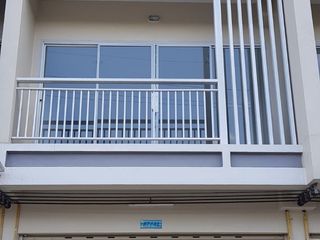 For rent and for sale 3 bedrooms retail Space in Si Racha, Chonburi