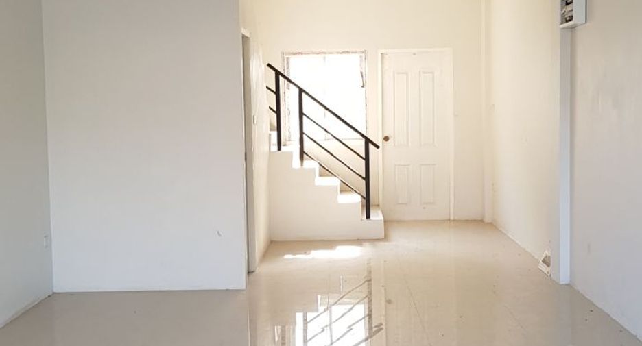 For rent and for sale 3 bedrooms retail Space in Si Racha, Chonburi