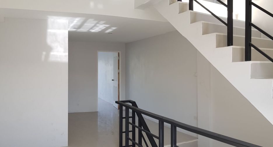 For rent and for sale 3 bedrooms retail Space in Si Racha, Chonburi