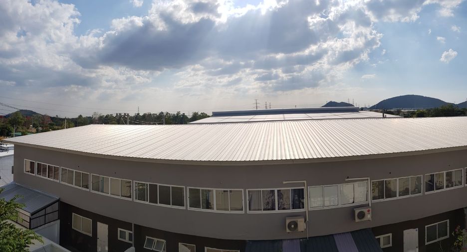 For rent and for sale 3 bedrooms retail Space in Si Racha, Chonburi