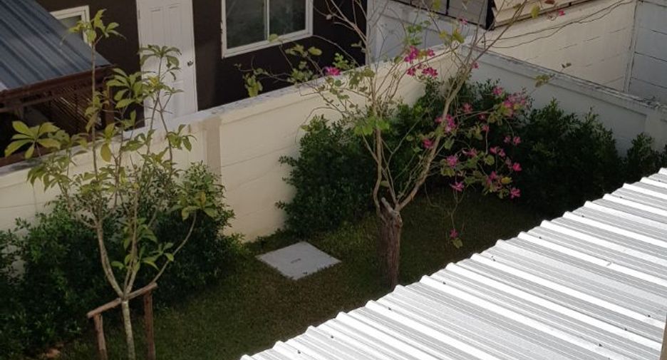For rent and for sale 3 bedrooms retail Space in Si Racha, Chonburi