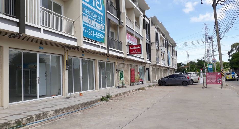 For rent and for sale 3 bedrooms retail Space in Si Racha, Chonburi